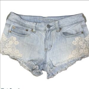 American Eagle Lace appliqué distressed jean short